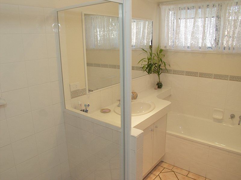 13 Newburn Street, Hillcrest QLD 4118