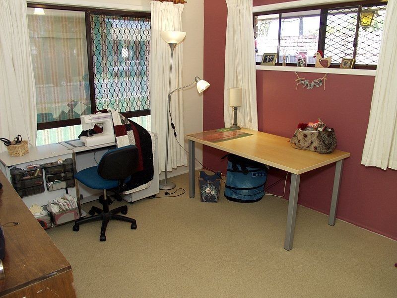 13 Newburn Street, Hillcrest QLD 4118