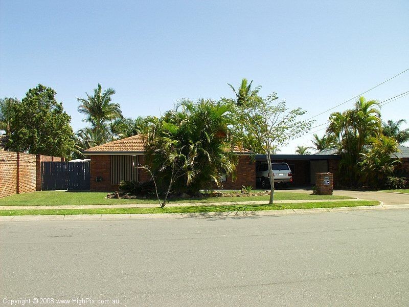 13 Newburn Street, Hillcrest QLD 4118