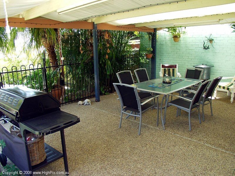 13 Newburn Street, Hillcrest QLD 4118