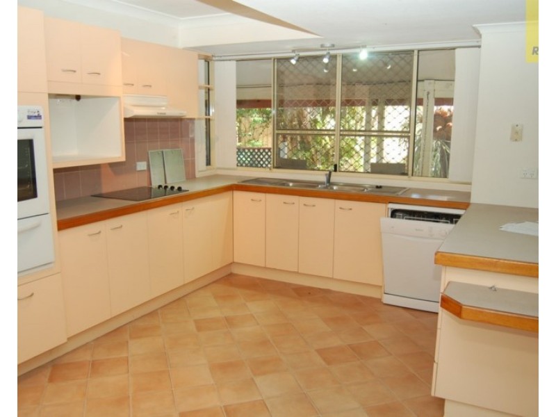 2 Itea Court, Regents Park QLD 4118
