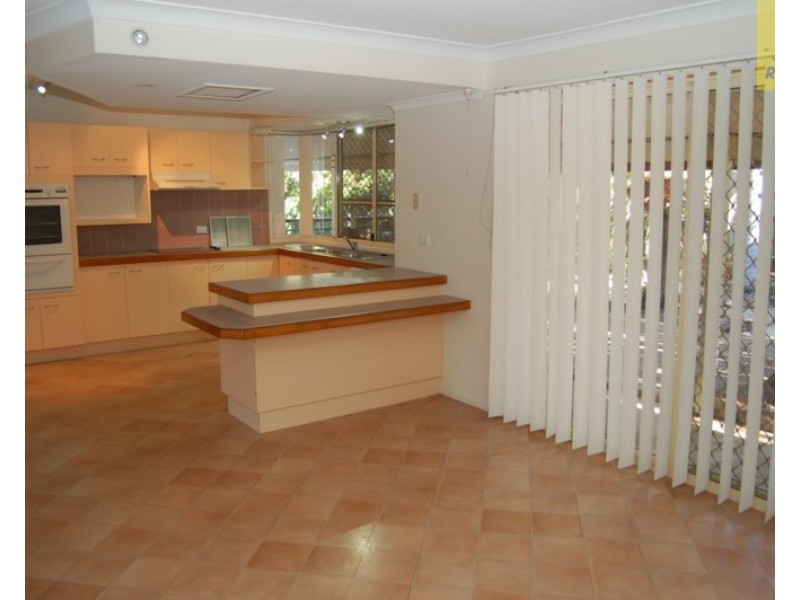 2 Itea Court, Regents Park QLD 4118