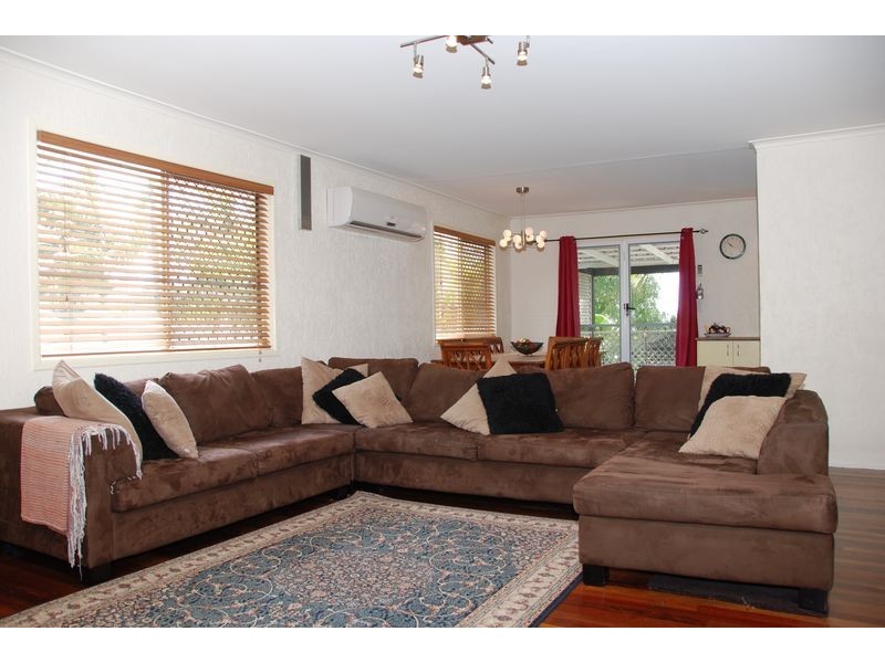 272 Middle Road, Boronia Heights QLD 4124