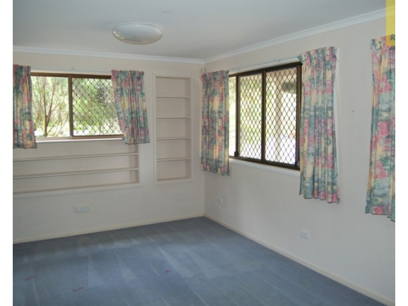 19 Seaton Street, Hillcrest QLD 4118