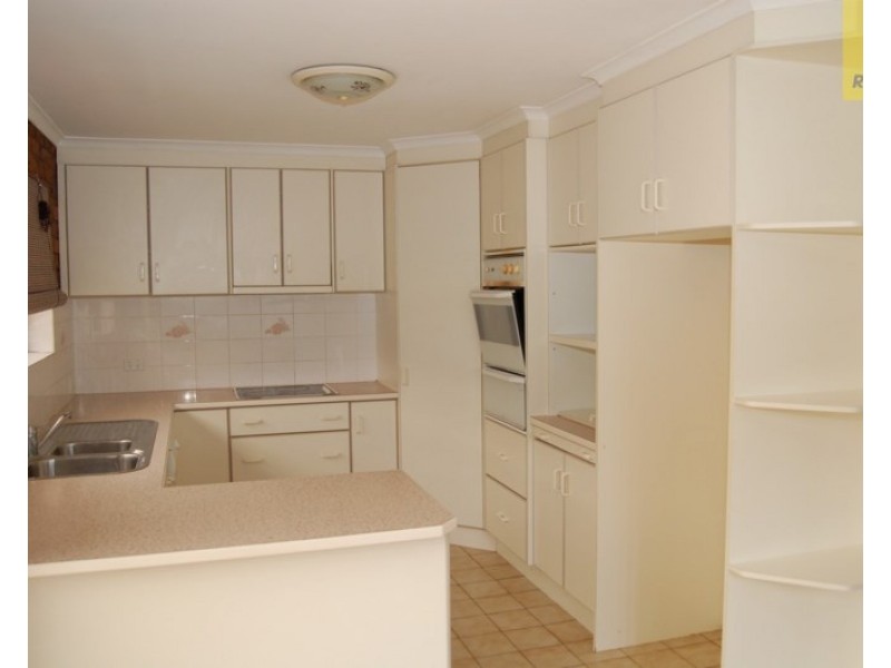 19 Seaton Street, Hillcrest QLD 4118