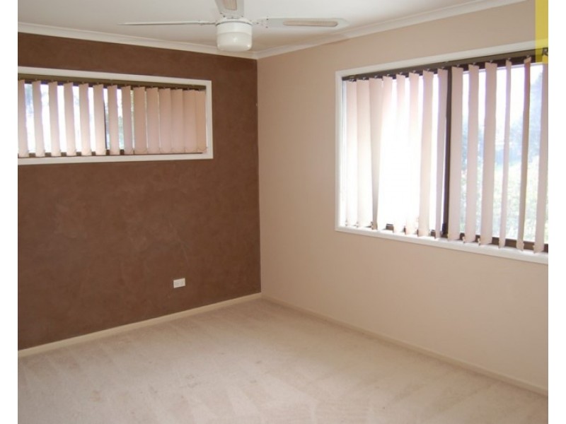 19 Seaton Street, Hillcrest QLD 4118
