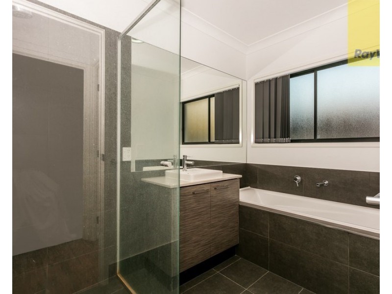 30 Thames Drive, Regents Park QLD 4118