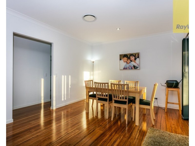 30 Thames Drive, Regents Park QLD 4118