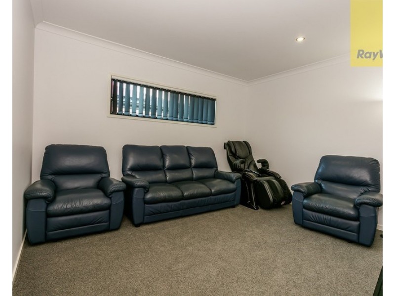 30 Thames Drive, Regents Park QLD 4118