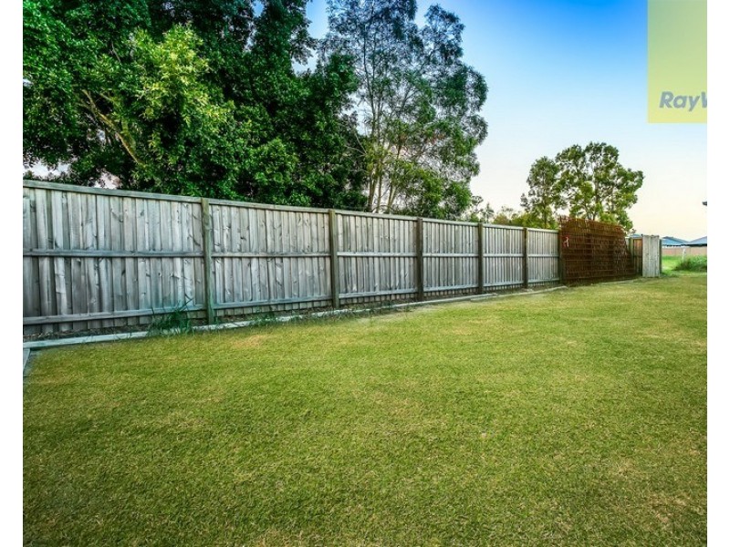30 Thames Drive, Regents Park QLD 4118