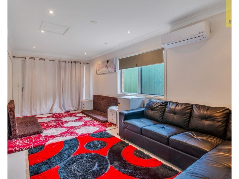 5 Distin Court, Hillcrest QLD 4118