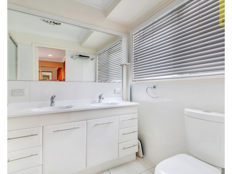 5 Distin Court, Hillcrest QLD 4118