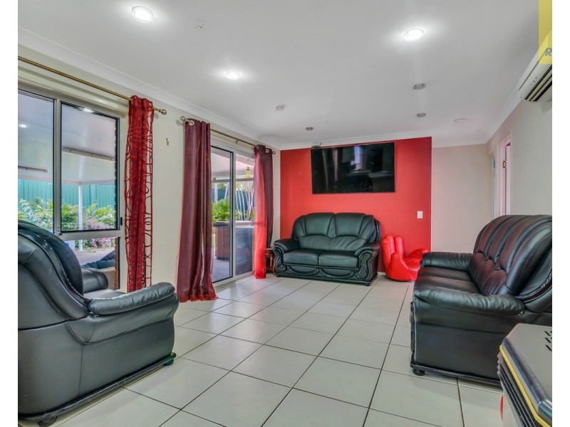 5 Distin Court, Hillcrest QLD 4118