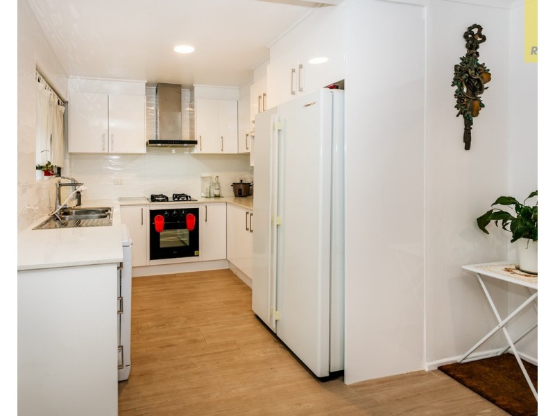 2 Letitia Street, Regents Park QLD 4118