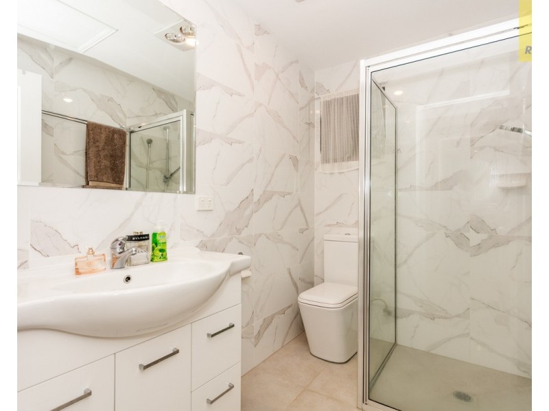 2 Letitia Street, Regents Park QLD 4118