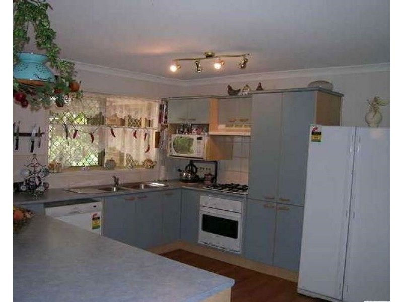 5 Noble Court, Regents Park QLD 4118