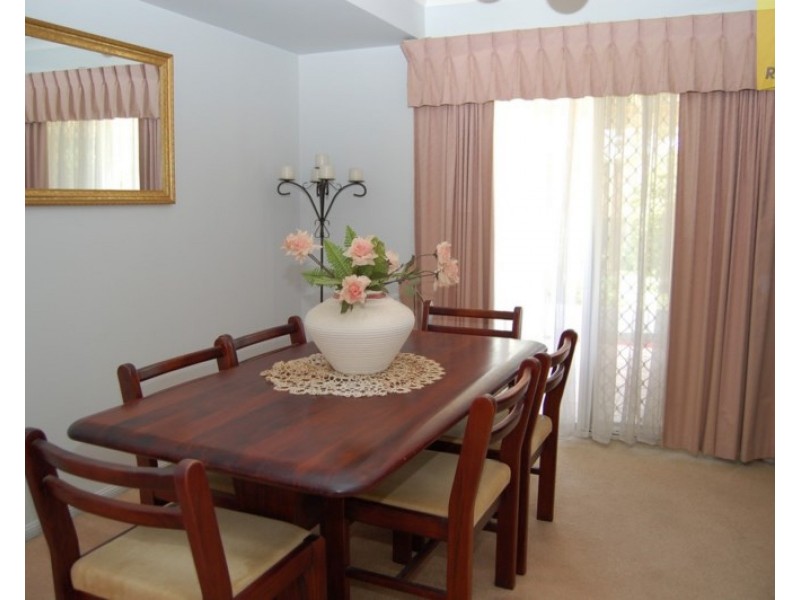 5 Carnation Crescent, Calamvale QLD 4116