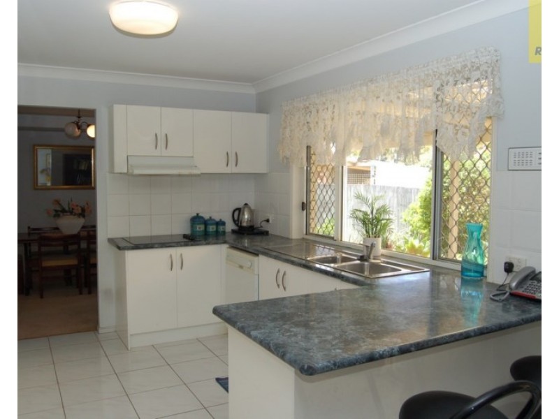 5 Carnation Crescent, Calamvale QLD 4116