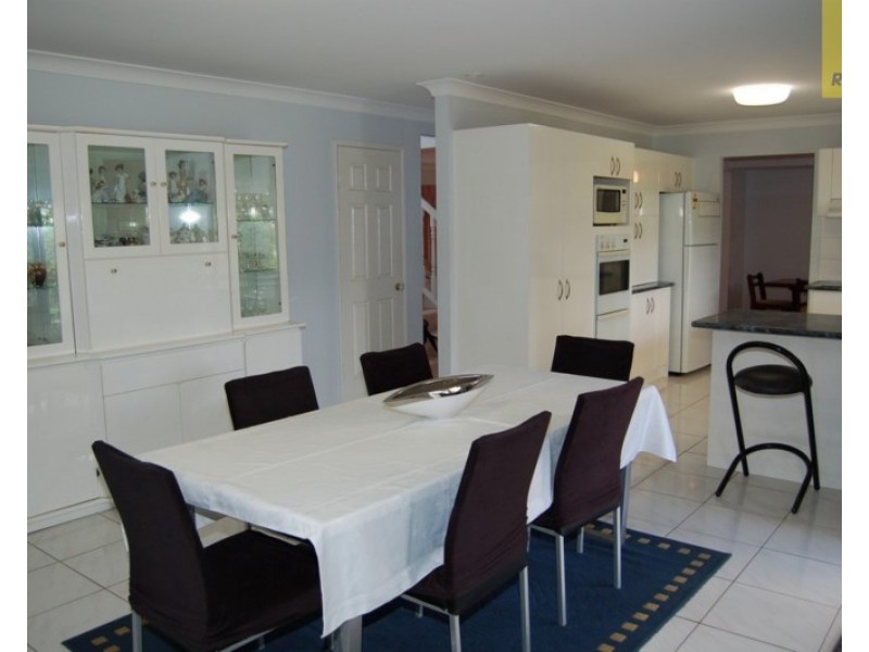 5 Carnation Crescent, Calamvale QLD 4116