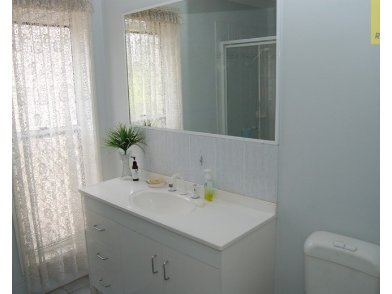 5 Carnation Crescent, Calamvale QLD 4116