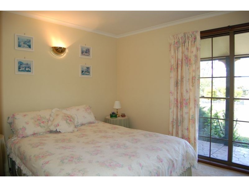 24 Rosina Road, North Maclean QLD 4280