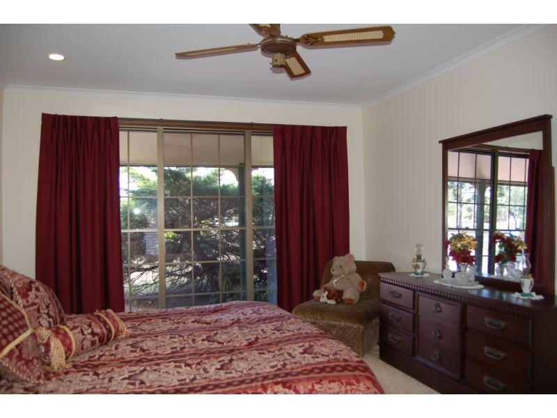 24 Rosina Road, North Maclean QLD 4280