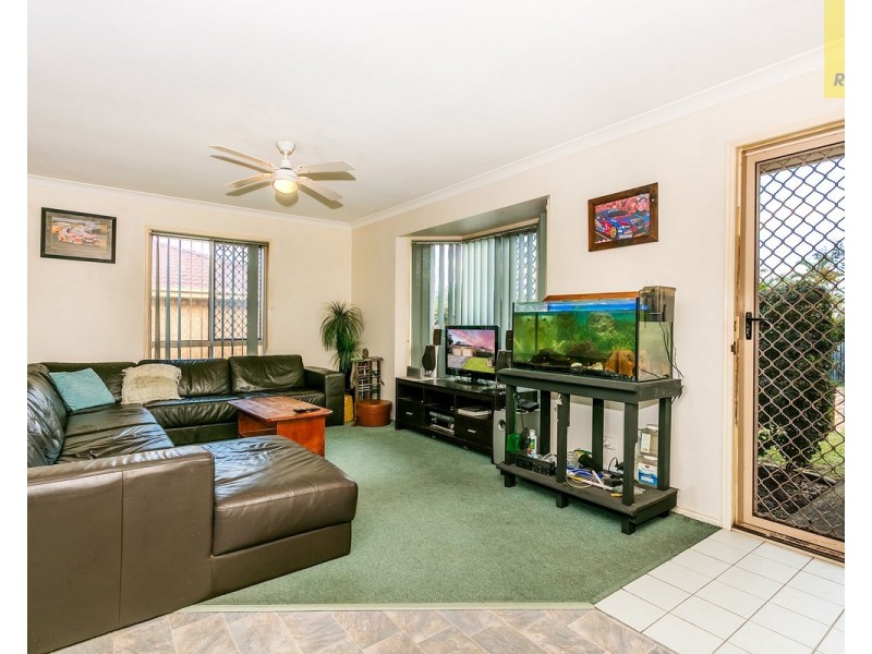 11 Robert South Drive, Crestmead QLD 4132