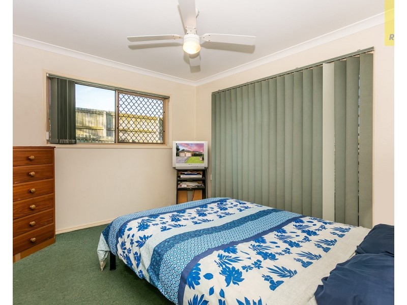 11 Robert South Drive, Crestmead QLD 4132