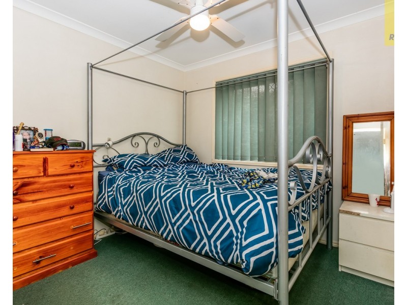 11 Robert South Drive, Crestmead QLD 4132