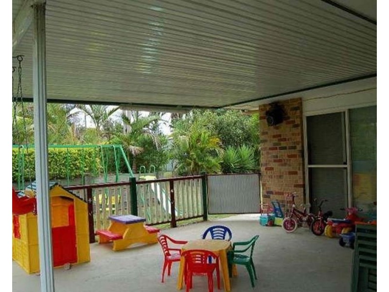 15 Owens Crescent, Regents Park QLD 4118