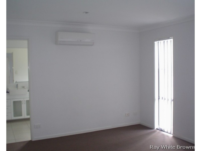 7 Pine Grove Drive, Crestmead QLD 4132