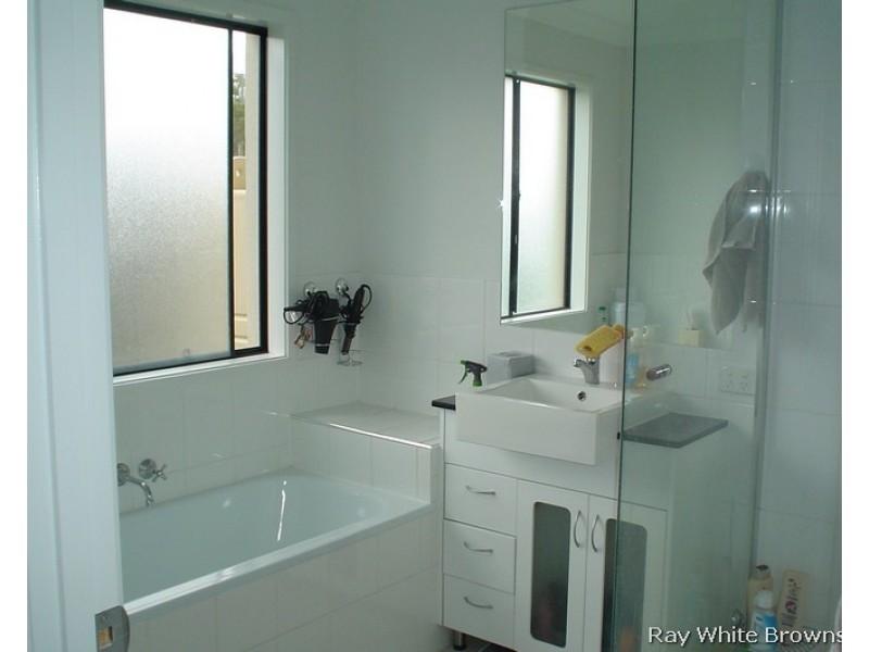 7 Pine Grove Drive, Crestmead QLD 4132