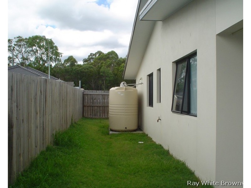 7 Pine Grove Drive, Crestmead QLD 4132