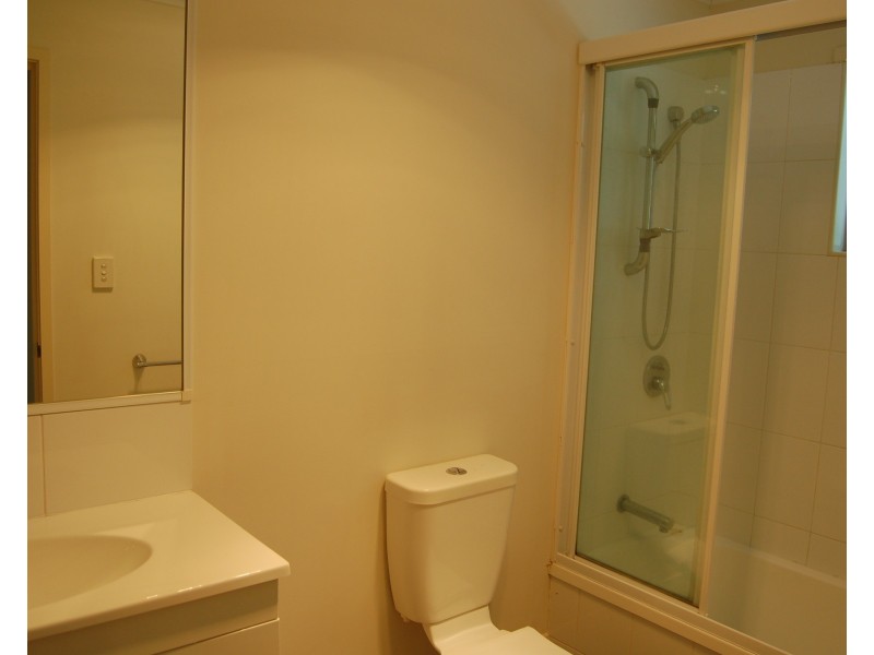 6/1 Emerald Drive, Regents Park QLD 4118