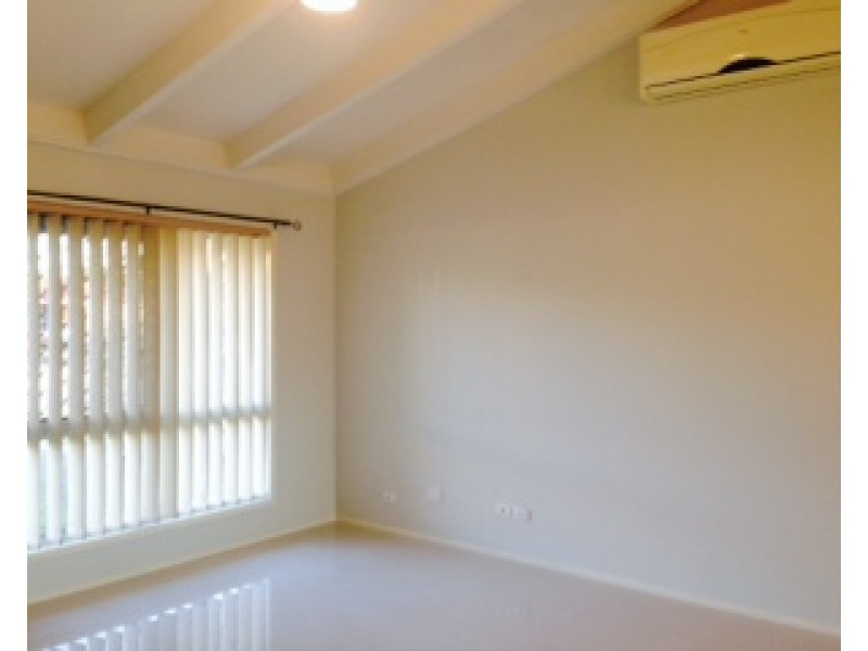 32 Vergulde Road, Regents Park QLD 4118