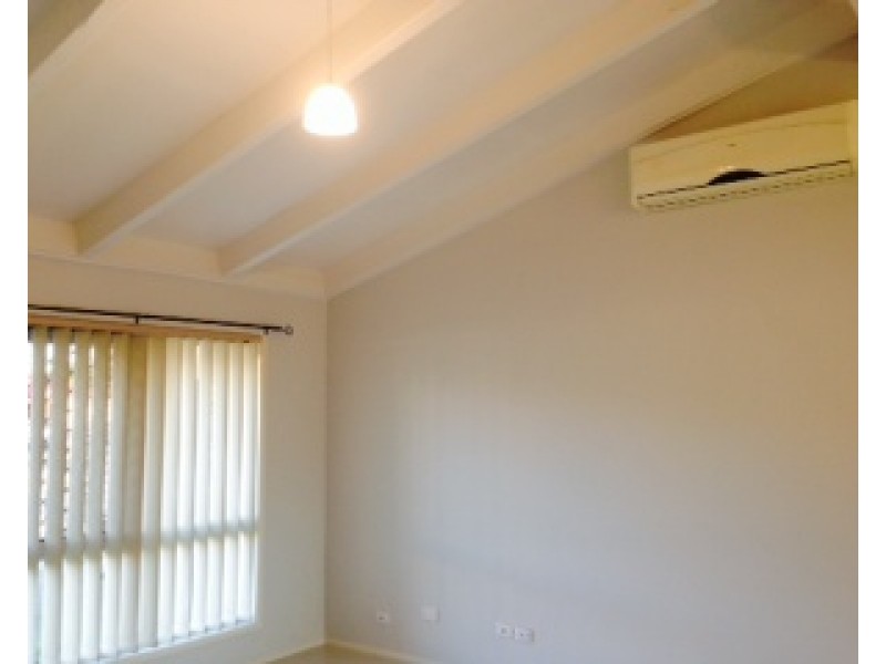 32 Vergulde Road, Regents Park QLD 4118