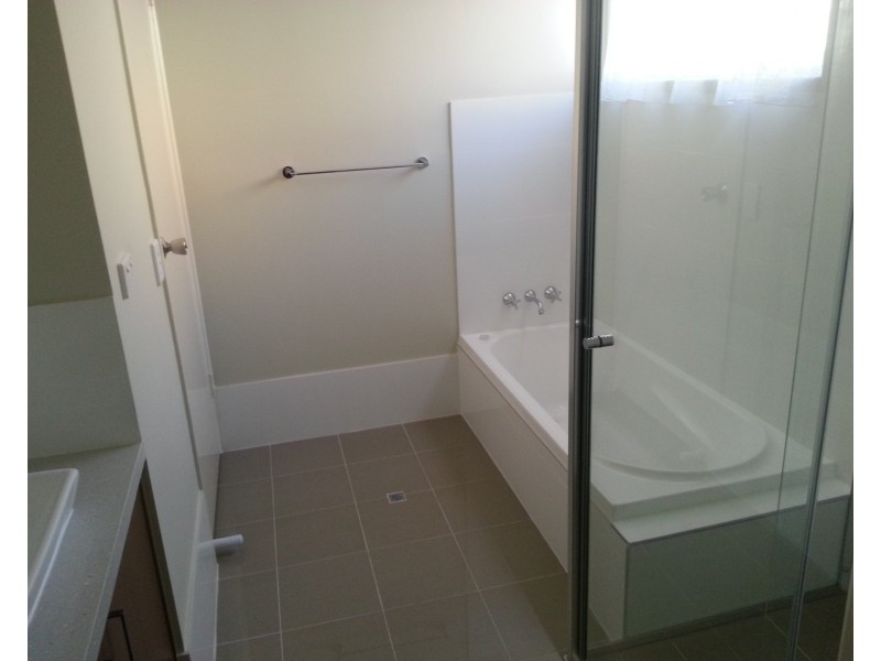 32 Vergulde Road, Regents Park QLD 4118