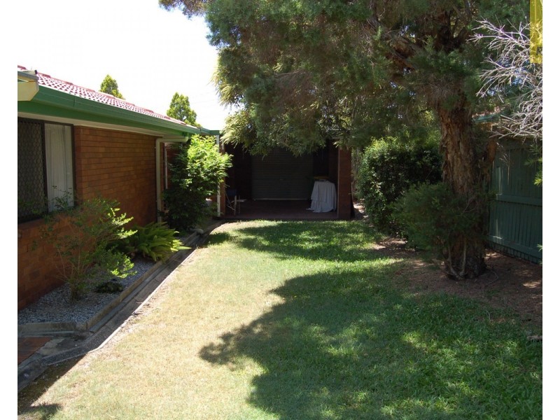 102 Conifer Street, Hillcrest QLD 4118