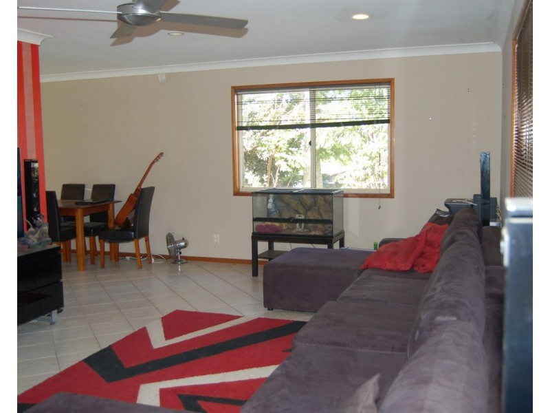 7 Liana Court, Regents Park QLD 4118