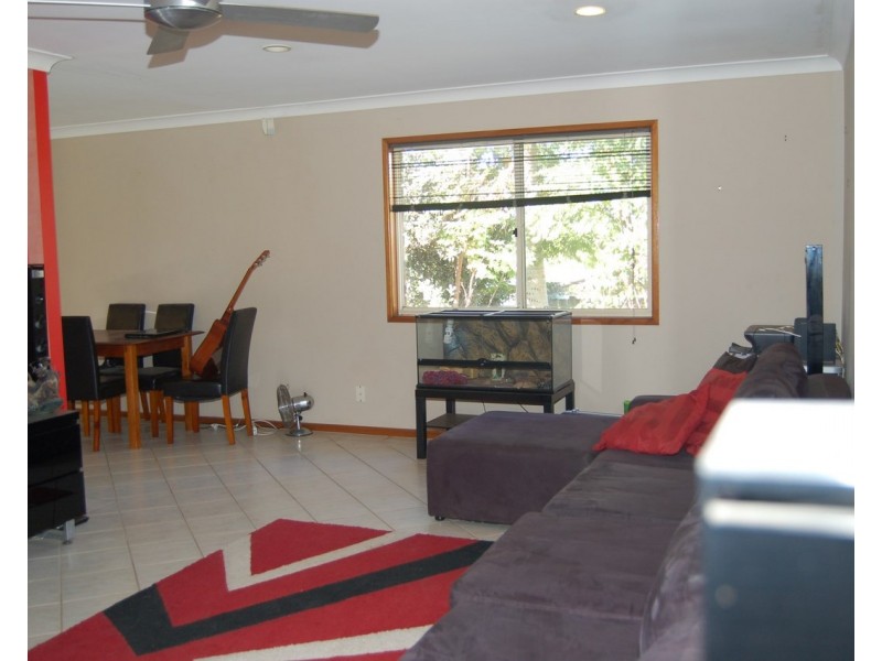 7 Liana Court, Regents Park QLD 4118