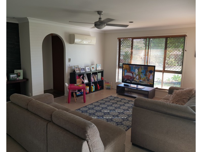 5 Bottlebrush Drive, Regents Park QLD 4118