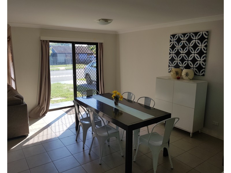 5 Bottlebrush Drive, Regents Park QLD 4118