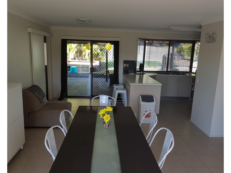 5 Bottlebrush Drive, Regents Park QLD 4118