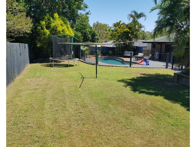 5 Bottlebrush Drive, Regents Park QLD 4118