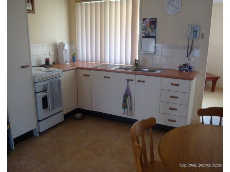 37 Bottlebrush Drive, Regents Park QLD 4118