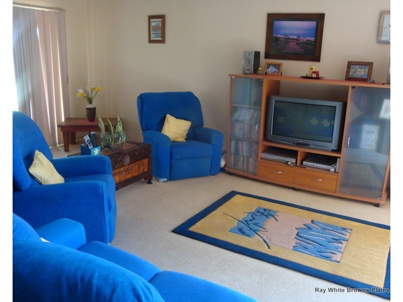 37 Bottlebrush Drive, Regents Park QLD 4118