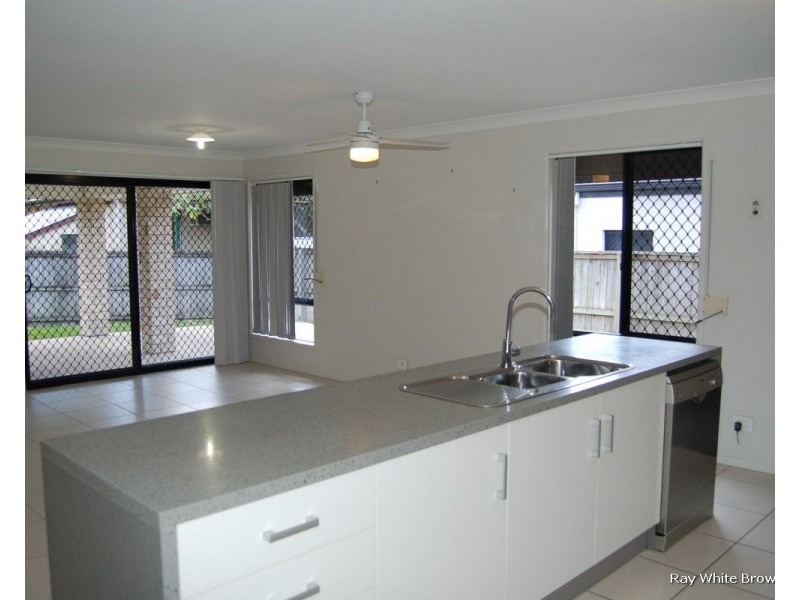 76 Warrigal Road, Runcorn QLD 4113