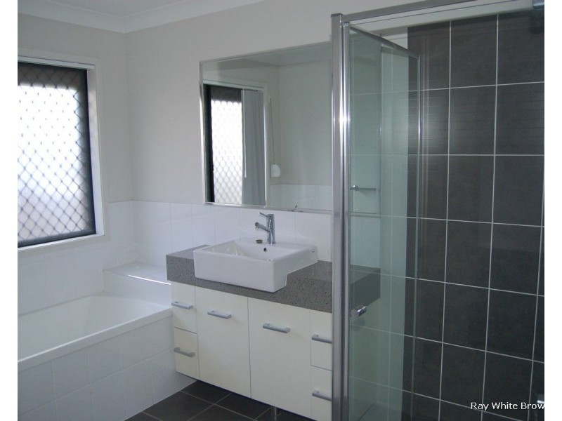 76 Warrigal Road, Runcorn QLD 4113