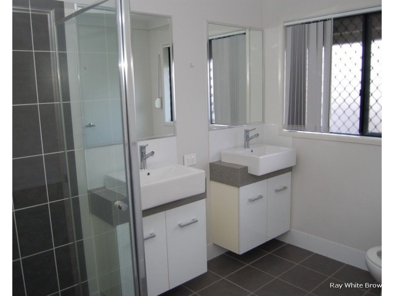 76 Warrigal Road, Runcorn QLD 4113