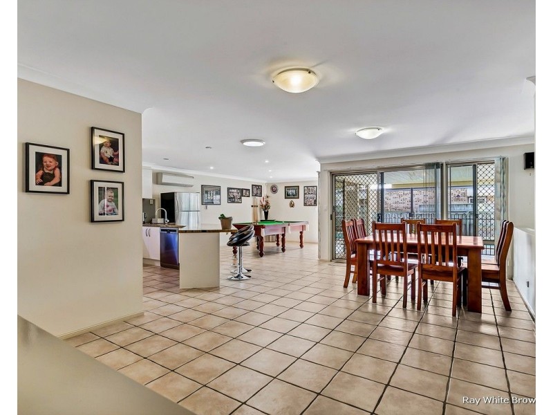 4 Watarrka Drive, Parkinson QLD 4115